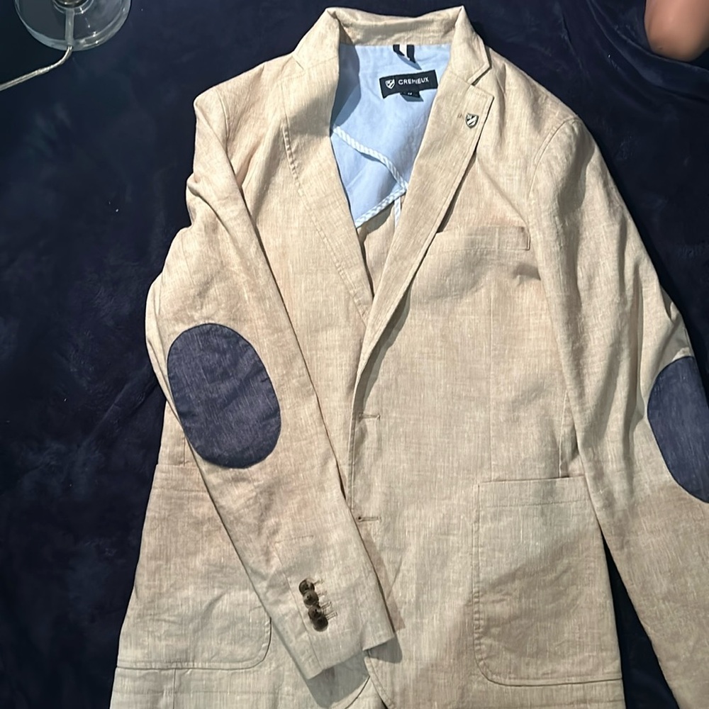 Men tan blazer with denim patch